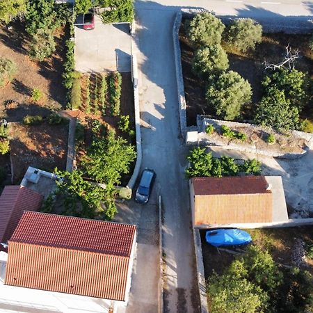 Betini Apartments - Authentic Island Escape Komiža Exteriér fotografie