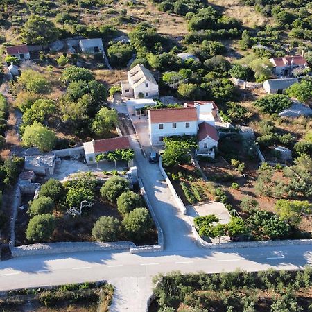 Betini Apartments - Authentic Island Escape Komiža Exteriér fotografie