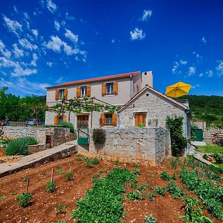 Betini Apartments - Authentic Island Escape Komiža Exteriér fotografie