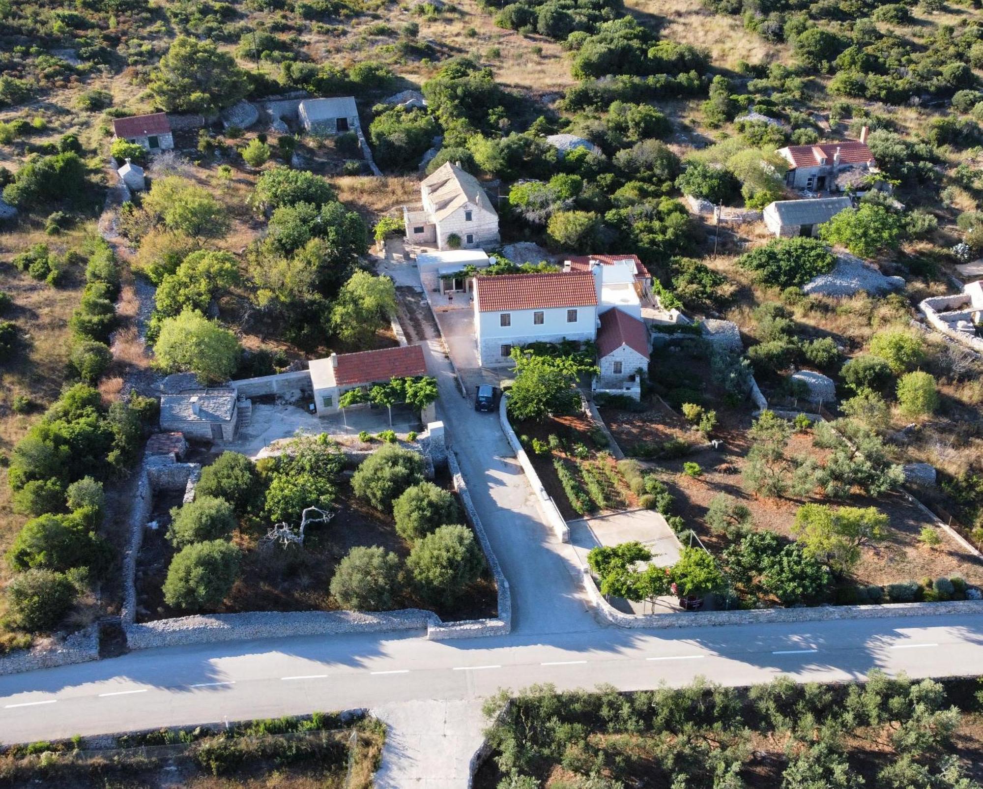 Betini Apartments - Authentic Island Escape Komiža Exteriér fotografie