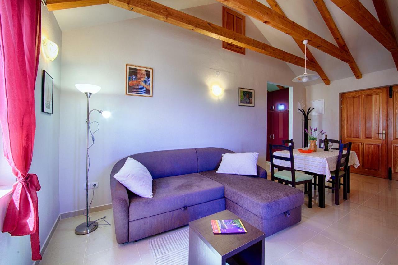 Betini Apartments - Authentic Island Escape Komiža Exteriér fotografie