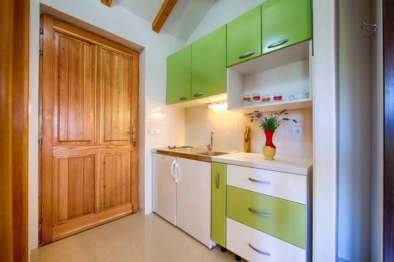 Betini Apartments - Authentic Island Escape Komiža Exteriér fotografie