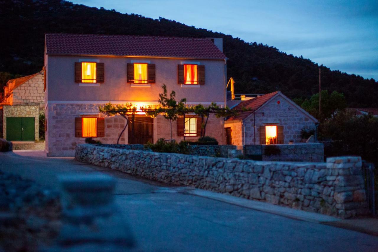 Betini Apartments - Authentic Island Escape Komiža Exteriér fotografie