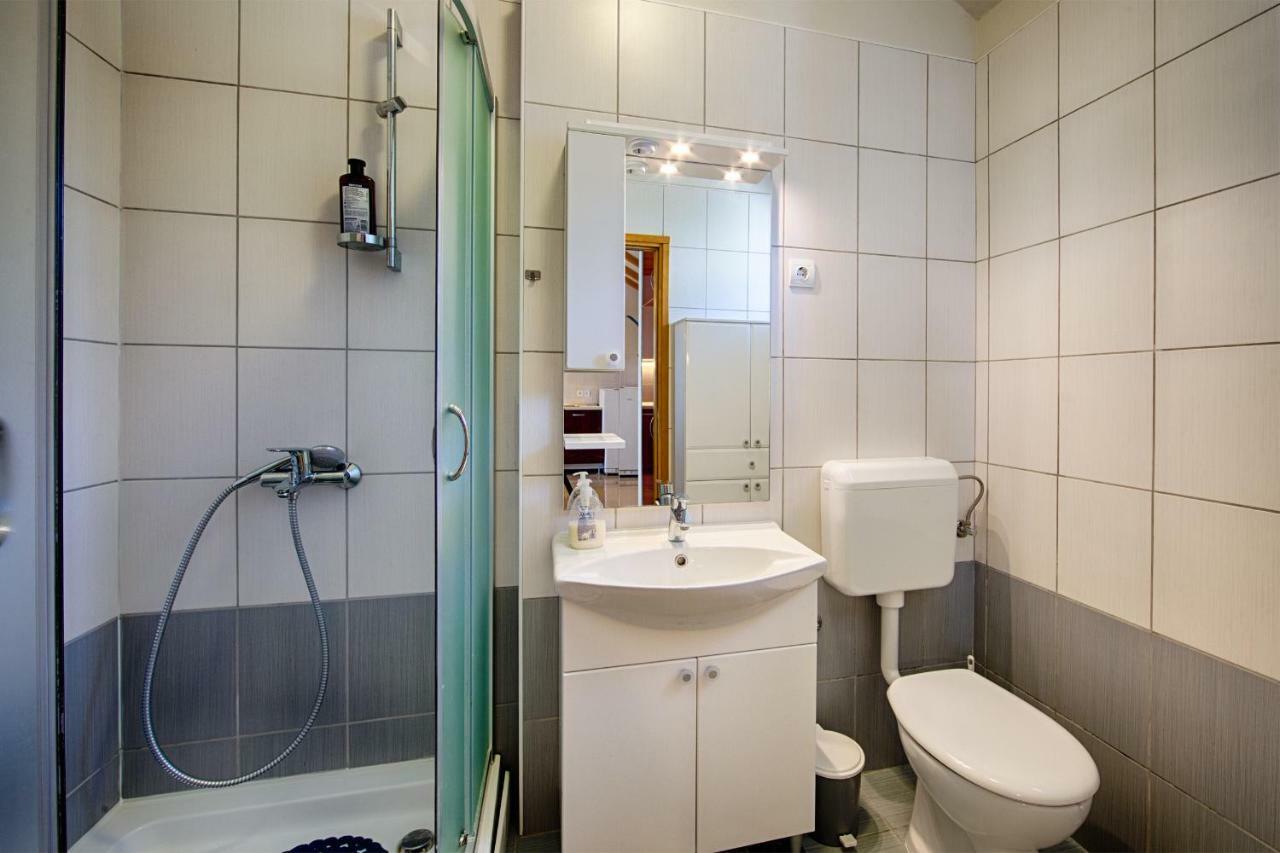 Betini Apartments - Authentic Island Escape Komiža Exteriér fotografie