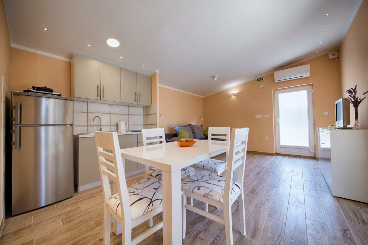 Betini Apartments - Authentic Island Escape Komiža Exteriér fotografie