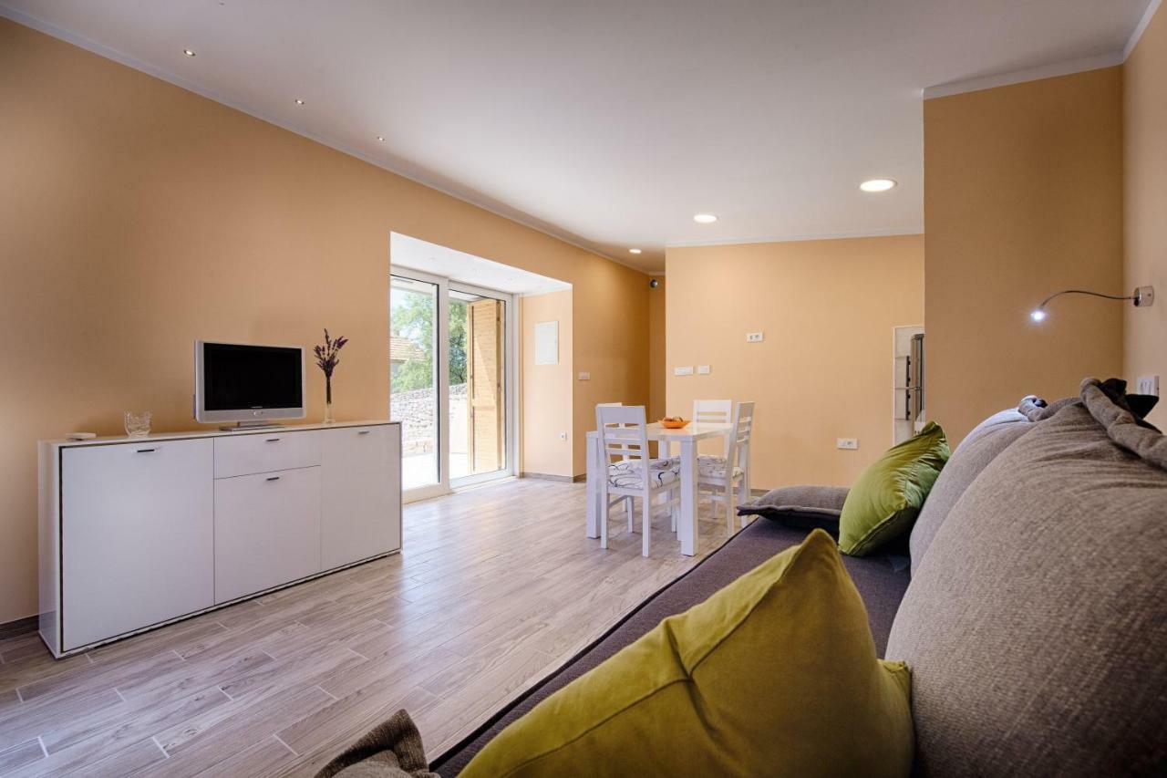 Betini Apartments - Authentic Island Escape Komiža Exteriér fotografie
